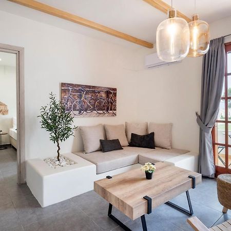 Jonathan City Apartment Kos Bagian luar foto