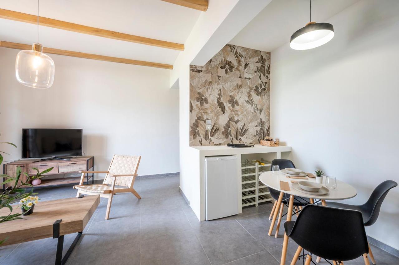 Jonathan City Apartment Kos Bagian luar foto